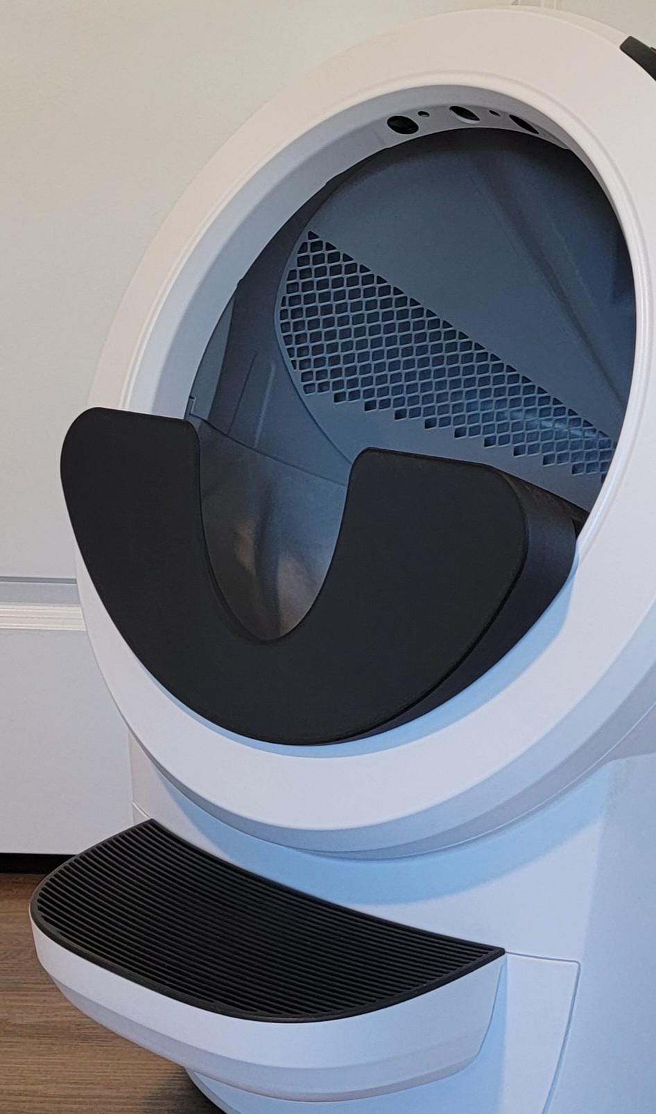 UPDATED! Max Shield for Litter-Robot 4 : Anti-Flicking, One-Piece Design - White or Black