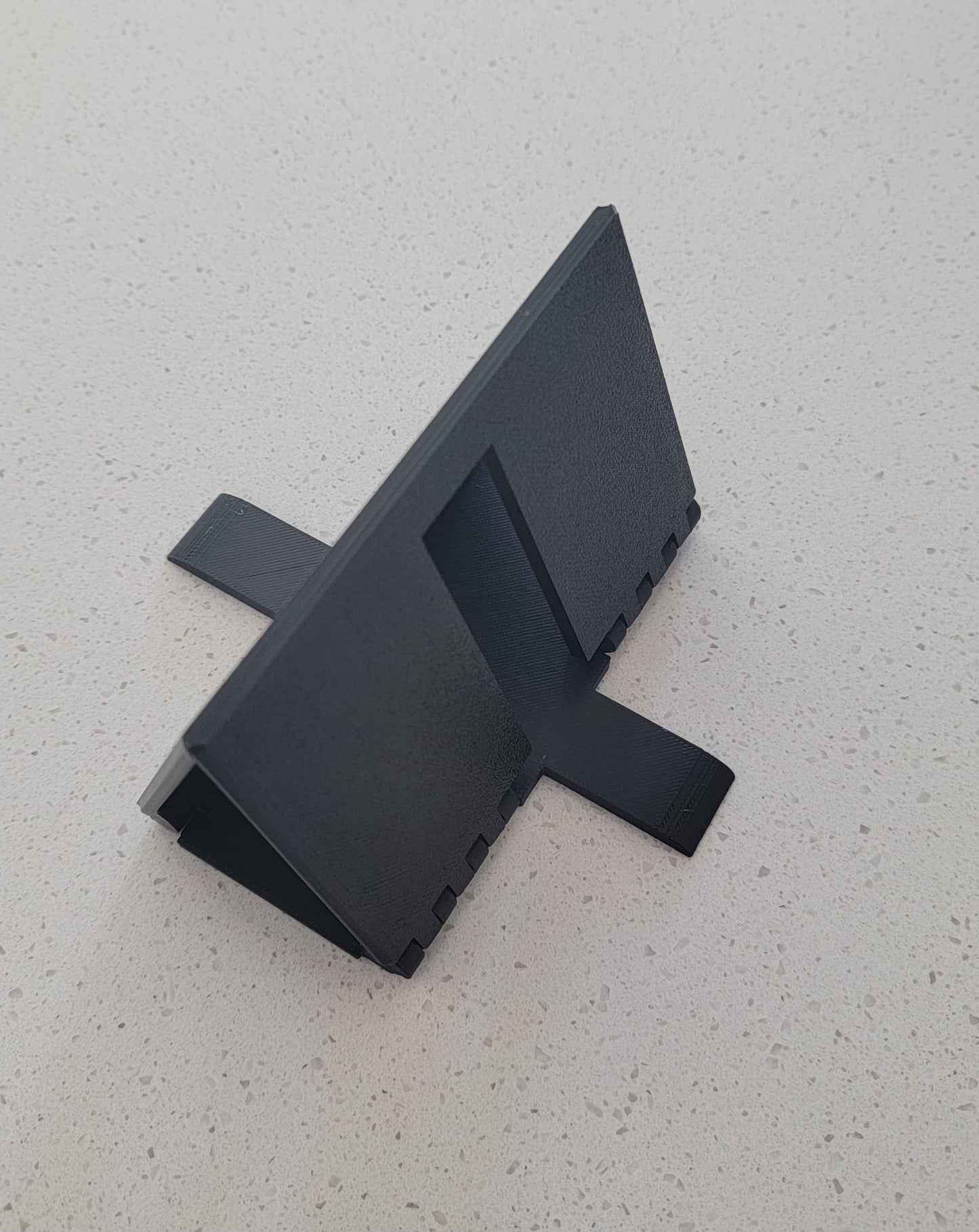 Max Shield for Litter-Robot 4 : Anti-Flicking, One-Piece Design - White or Black