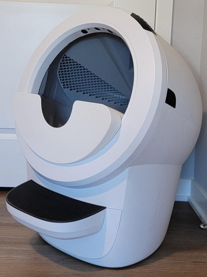 All Max Shield Options for Litter-Robot 4 : Anti-Flicking, One-Piece Design - White or Black