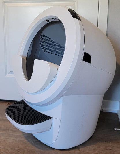 All Max Shield Options for Litter-Robot 4 : Anti-Flicking, One-Piece Design - White or Black