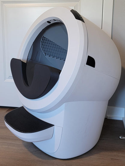 All Max Shield Options for Litter-Robot 4 : Anti-Flicking, One-Piece Design - White or Black